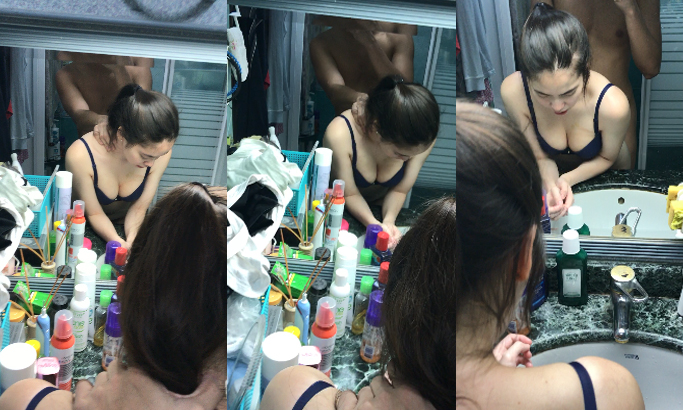 Doggy em trước gương trong nhà vệ sinh Doggy em trước gương trong nhà vệ sinh