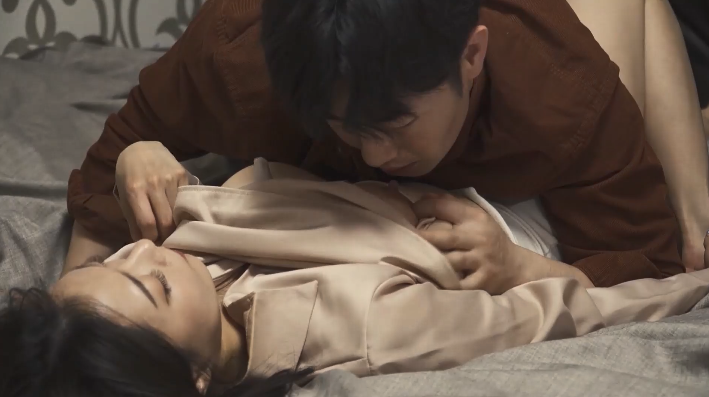 Em gái buông thả sau khi bị người yêu cắm sứng Em gái buông thả sau khi bị người yêu cắm sứng