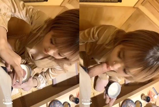 Em nằm lên người, anh đưa tay vỗ mông 1 Em nằm lên người, anh đưa tay vỗ mông 1