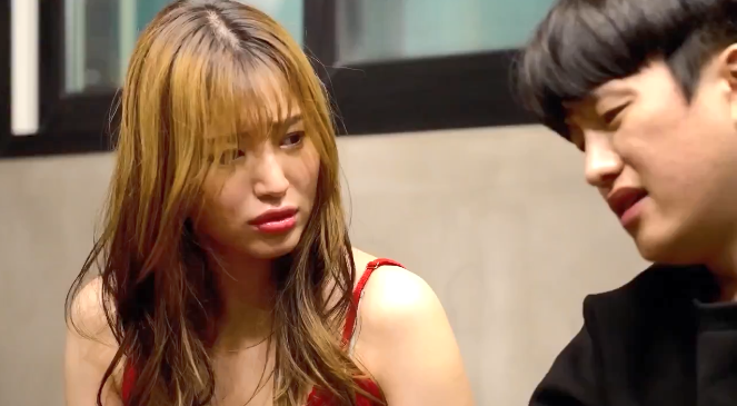 Mẹ vợ thay con gái vạch trần bí mật của chồng Mẹ vợ thay con gái vạch trần bí mật của chồng