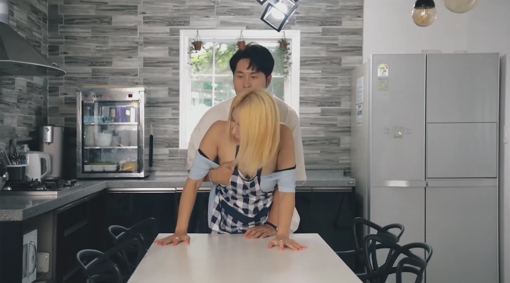 Những cô con gái của chủ nhà trọ Những cô con gái của chủ nhà trọ